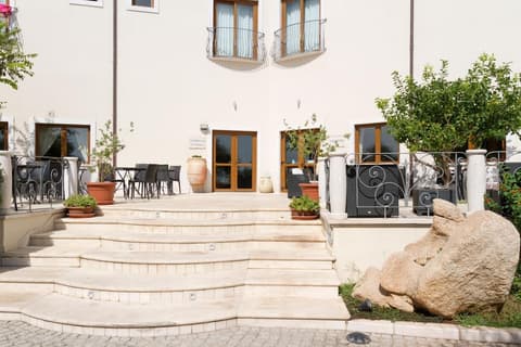 Hotel Brancamaria, Exterior