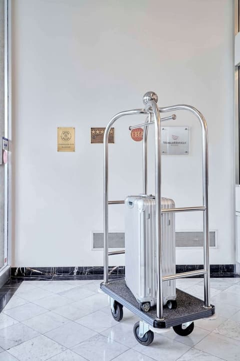 Flemings Selection Hotel Frankfurt-City, Interior entrance