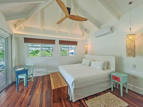 Tortuga Lodge