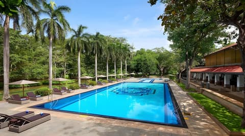 Cinnamon Lodge, Pool