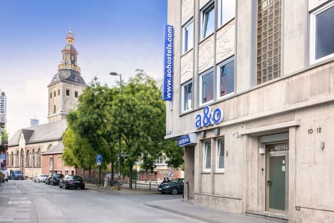 a&o Köln Hauptbahnhof, Exterior