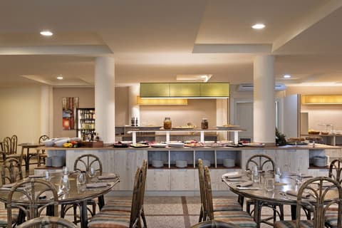 Rina Hotel, Restaurant