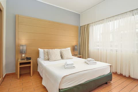 Parnon Hotel, Room