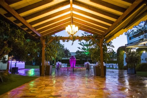 Cortijo Chico Málaga Airport, Exterior