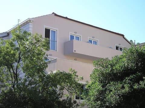 Hotel Ivka, Exterior