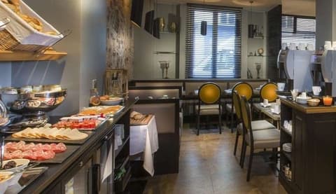 Hôtel International Paris, Breakfast buffet