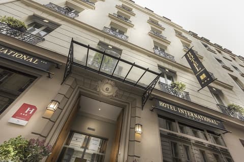 Hôtel International Paris, Front of property