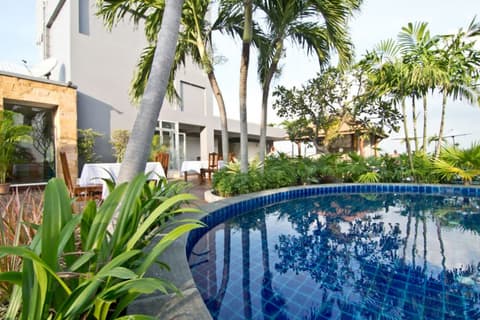 SUNSHINE VISTA, Pool