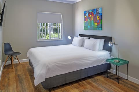 Belvidere Manor, Room