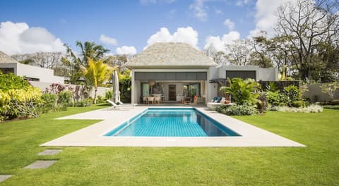 The Bay Club at Anahita