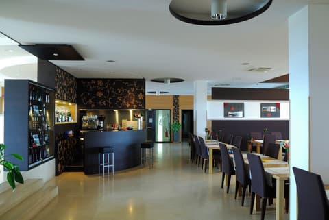 Sanlu Hotel, Restaurant