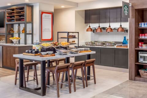 Hilton Garden Inn Miami Airport West, Breakfast area