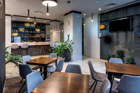 Best Western Plus Premium Inn