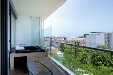 The Fives Downtown Hotel - Curio Collection by Hilton, Room