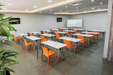 Life Hotel, Meeting facility