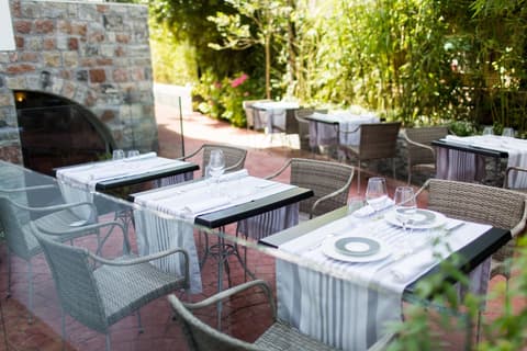 Villa Magalean Hotel & Spa, Terrace/patio