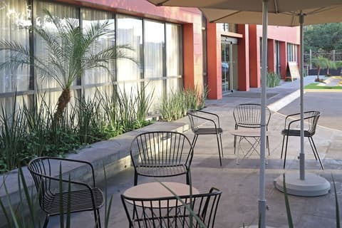 City Express Plus by Marriott Puerto Vallarta, Terrace/patio