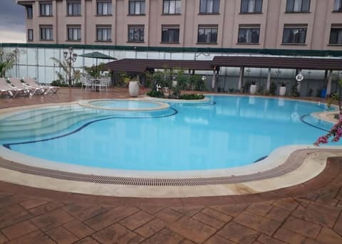 Sarova Woodlands Hotel and Spa, Nakuru, Outdoor pool