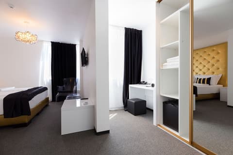 B Gold Luxury Rooms