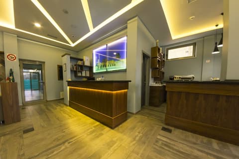 Hotel Pandora Residence, Reception