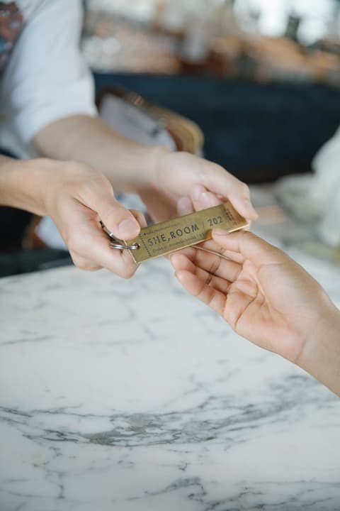 Hotel She, Osaka, Reception