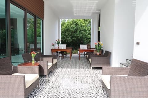 Bora Bora Villa Phuket, Lobby sitting area