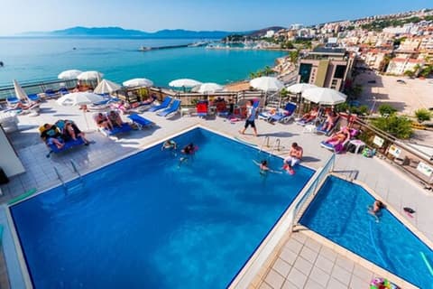 Derici Hotel, Outdoor pool