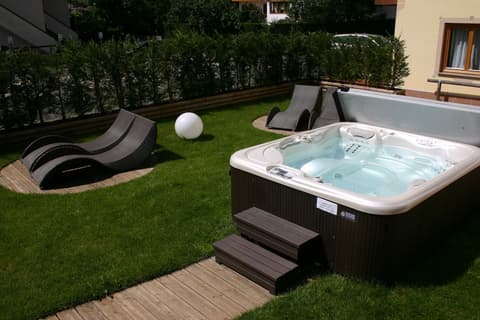 Residence Kristall, Outdoor spa tub
