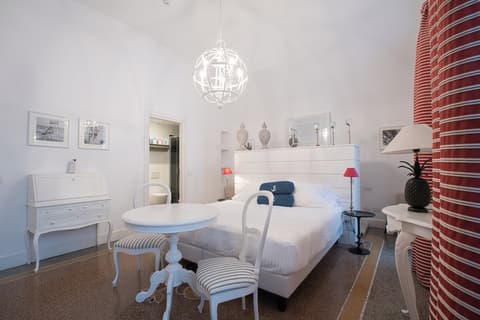 Marina Hotel Charming Rooms