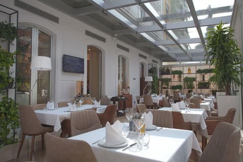 Hotel Colosseo Tirana, Restaurant
