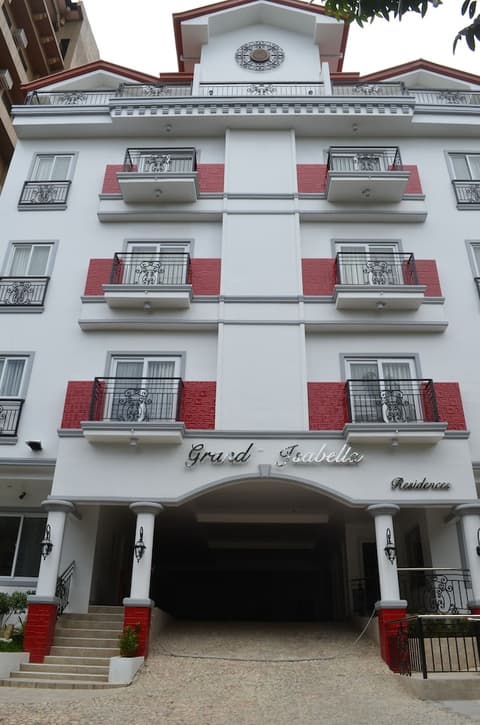 Grand Isabella Residences, Exterior