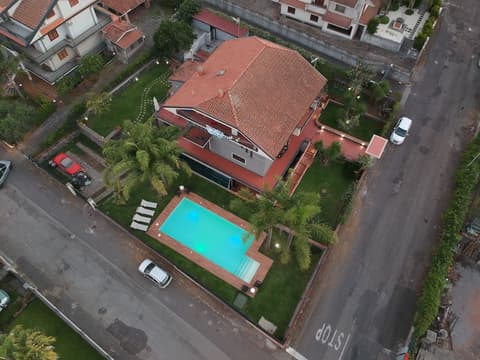 Antichi Ricordi, Exterior