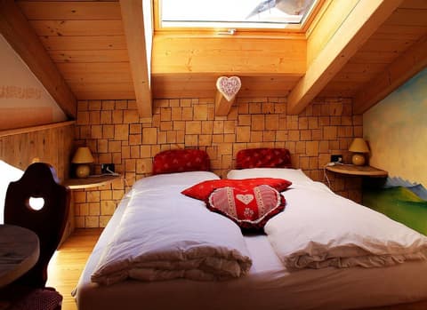 HOTEL SALVANEL BOSCHETTO ROLAND DI DAPRA’ MARIA MADDALENA