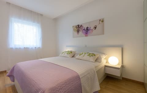 Olive Tree Apartments, Room