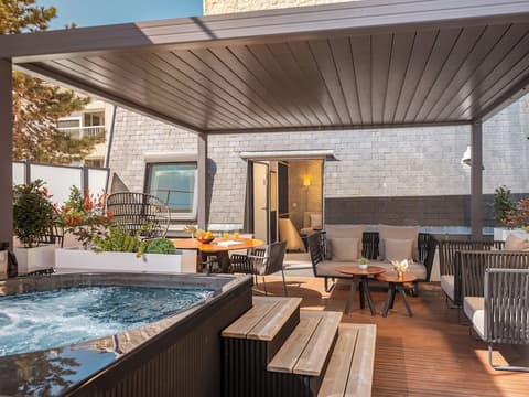 Niepce Paris Hotel, Curio Collection by Hilton