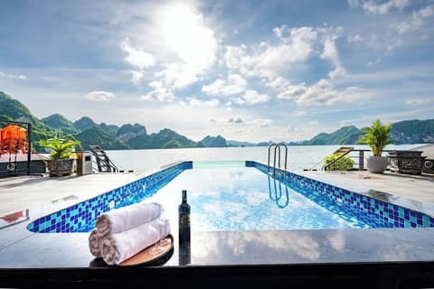 Era Cruise Halong Bay by Venus Group, Pool