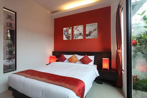 Karon Sino House, Room