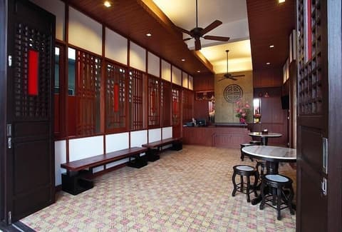 Karon Sino House, Lobby