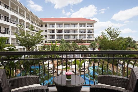 Courtyard by Marriott Siem Reap Resort, Pool