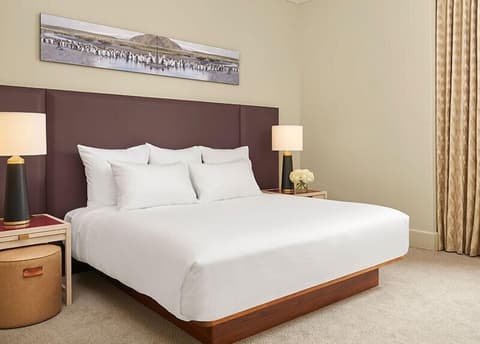 Hotel Savoy Kansas City, Tapestry Collection by Hilton, Lobby