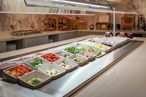 Monet Garden Hotel Amsterdam, Breakfast buffet