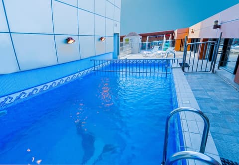 Platinum Seventy Serviced Apartments, Pool