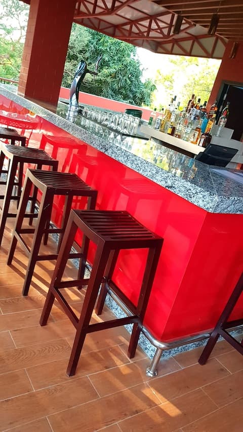 Bagan Star Hotel, Bar (on property)