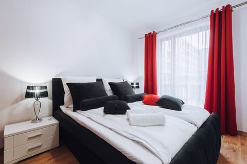 City Lights Apartments, Room