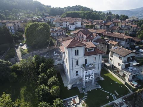 White Lilac romantic B&B adults only