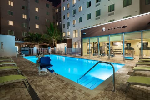 Staybridge Suites Miami International Airport by IHG, Pool
