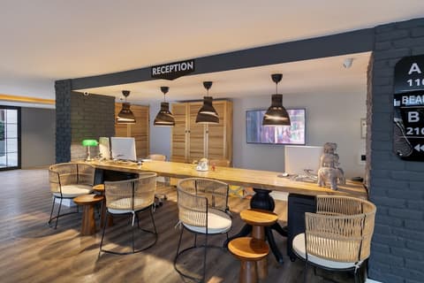 Azuu Hotel