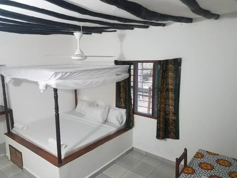 Baraka Aquarium Bungalows