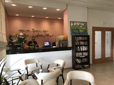 Hotel Al Karmel, Bar (on property)