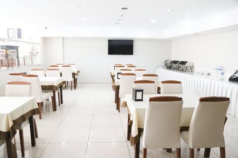 Cebeciler Otel, Restaurant